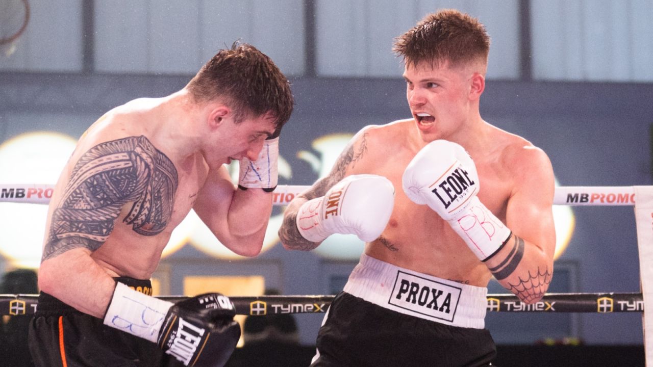 Artur Proksa podczas walki zawodowej MB Boxing Night w Opocznie